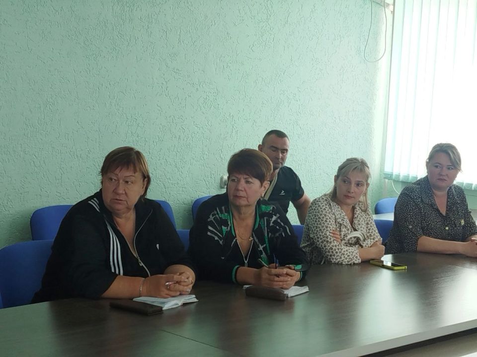 Теневая занятость – это нелегальная деятельность, выполнение работ (оказание услуг) без оформления трудового или гражданско-правового договора, либо осуществление предпринимательской деятельности без официальной регистрации... Теневая занятость – это нелегальная деятельность, выполнение работ (оказание услуг) без оформления трудового или гражданско-правового договора, либо осуществление предпринимательской деятельности без официальной регистрации...