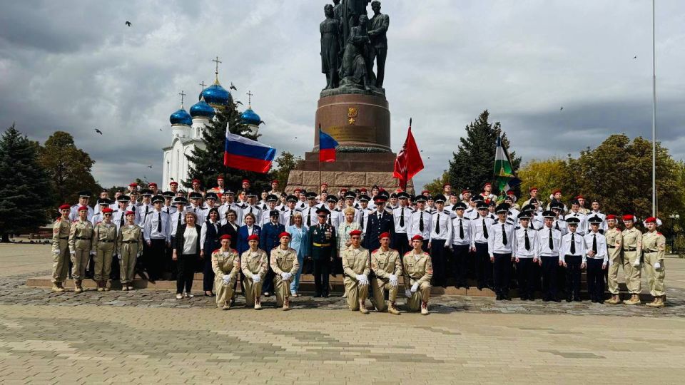 Инна Швенк: Приняла участие в торжественной церемонии принятия Клятвы лицеиста-юнармейца, обучающимися Луганского экономико-правового лицея-интерната имени героев «Молодой гвардии». Праздничная атмосфера наполняла... Инна Швенк: Приняла участие в торжественной церемонии принятия Клятвы лицеиста-юнармейца, обучающимися Луганского экономико-правового лицея-интерната имени героев «Молодой гвардии». Праздничная атмосфера наполняла...