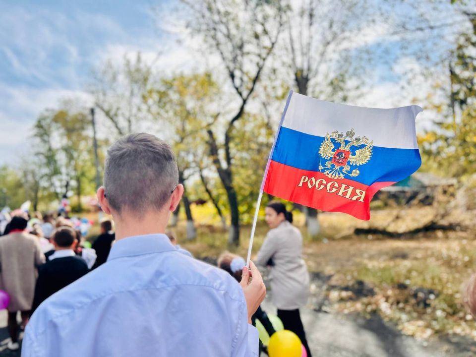 Андрей Рубанцов: Сегодня в Кленовской школе прошел праздник, посвященный Всемирному Дню Мира, это дату 21 сентября отмечает весь мир Андрей Рубанцов: Сегодня в Кленовской школе прошел праздник, посвященный Всемирному Дню Мира, это дату 21 сентября отмечает весь мир