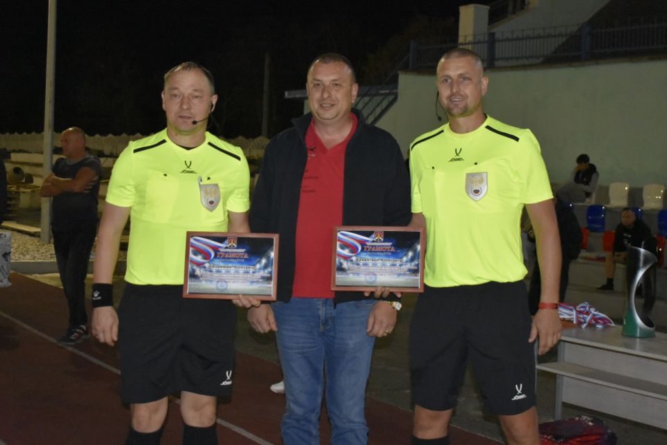 На стадионе «Шахтер» прошел финал Кубка Главы Перевальского МО по футболу На стадионе «Шахтер» прошел финал Кубка Главы Перевальского МО по футболу