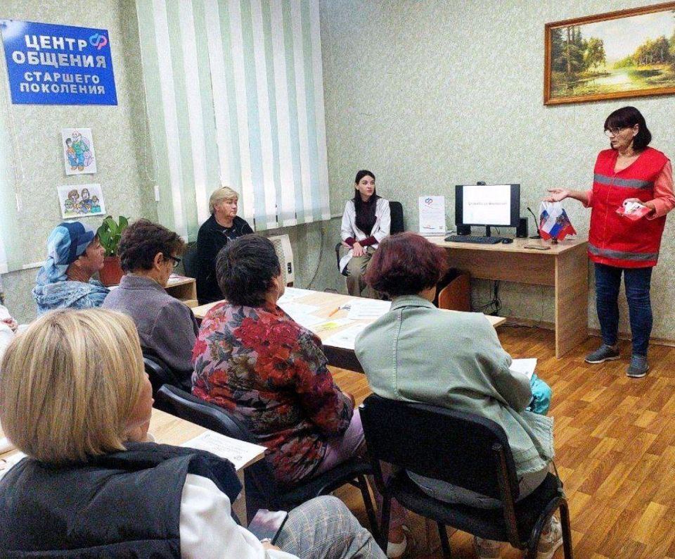 Активное долголетие обсудили сегодня в Новоайдарском центре общения старшего поколения Активное долголетие обсудили сегодня в Новоайдарском центре общения старшего поколения