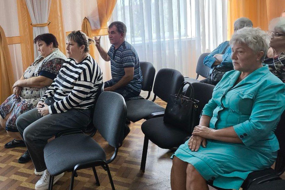 В Червонопартизанске прошла встреча с семьями погибших участников СВО В Червонопартизанске прошла встреча с семьями погибших участников СВО