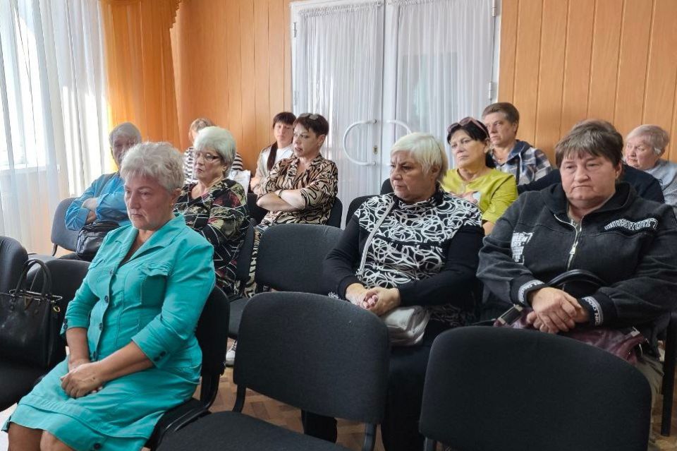 В Червонопартизанске прошла встреча с семьями погибших участников СВО В Червонопартизанске прошла встреча с семьями погибших участников СВО