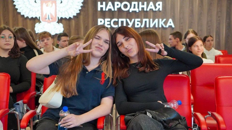 Русский Донбасс продолжает процветать во всех направлениях Русский Донбасс продолжает процветать во всех направлениях