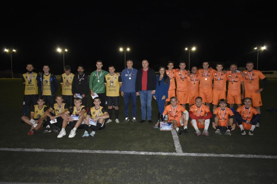 На стадионе «Шахтер» прошел финал Кубка Главы Перевальского МО по футболу На стадионе «Шахтер» прошел финал Кубка Главы Перевальского МО по футболу