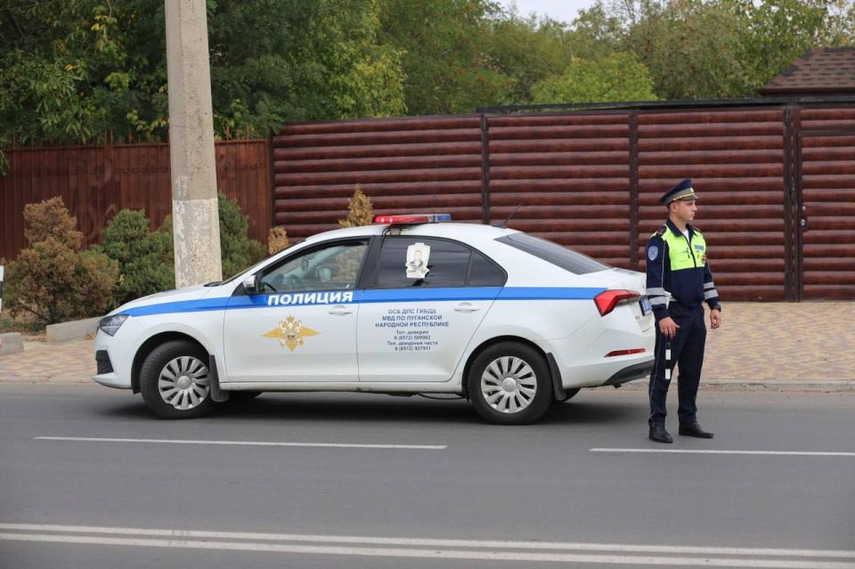 Полицейские республики провели профилактический рейд в Луганске Полицейские республики провели профилактический рейд в Луганске