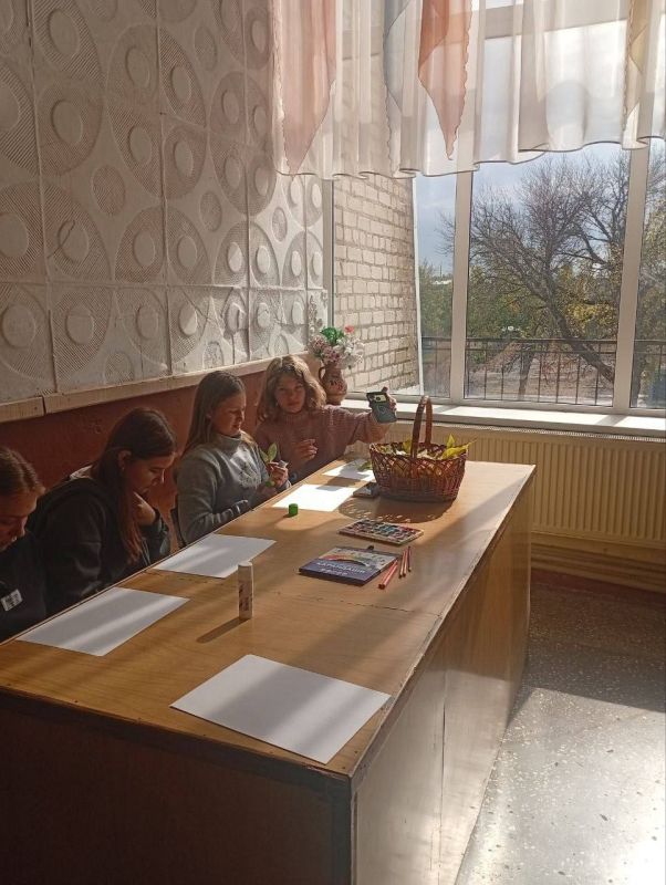 В Благовском сельском Доме культуры прошел урок творчества «Здравствуй осень, осень золотая» В Благовском сельском Доме культуры прошел урок творчества «Здравствуй осень, осень золотая»