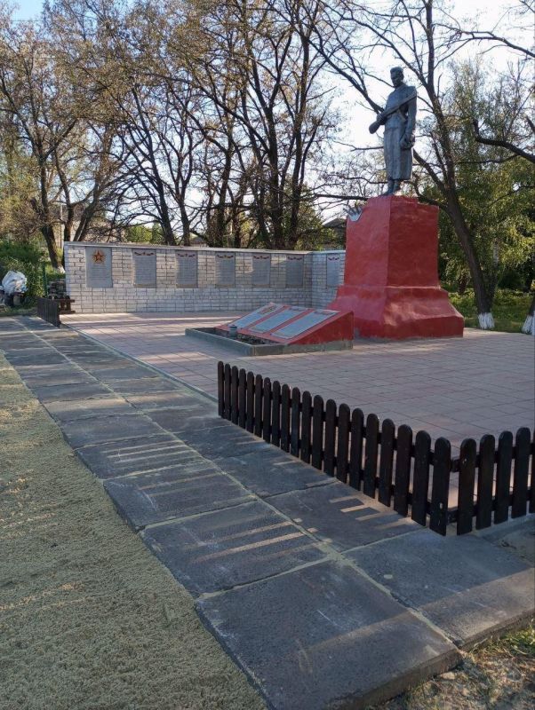 Тамбовская область помогает Новоайдару восстанавливать памятники и мемориалы Тамбовская область помогает Новоайдару восстанавливать памятники и мемориалы