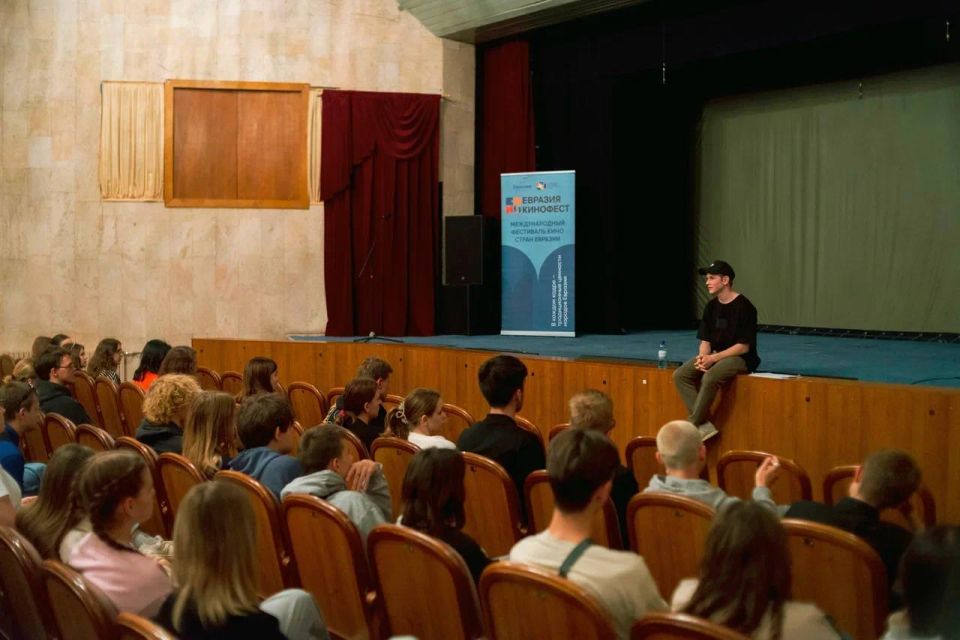 Русский Донбасс продолжает процветать во всех направлениях Русский Донбасс продолжает процветать во всех направлениях