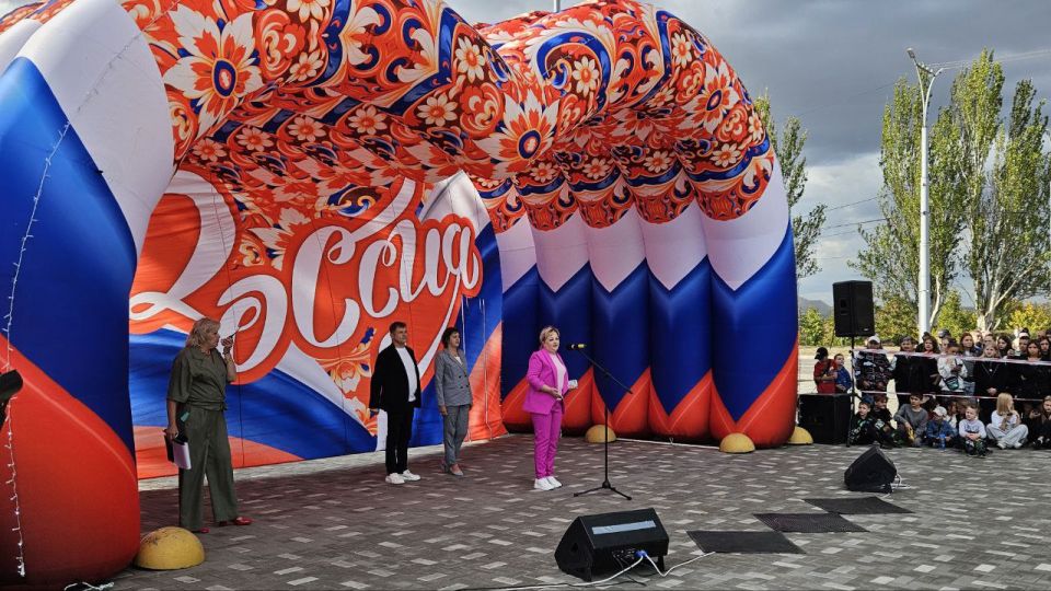Светлана Гребенькова: Подарок к 130-летию. В 130-ый День города в Алчевске после реновации открыта Центральная площадь Светлана Гребенькова: Подарок к 130-летию. В 130-ый День города в Алчевске после реновации открыта Центральная площадь
