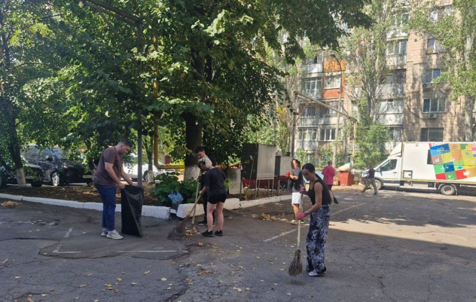 Молодежный совет Росреестра по ЛНР принял участие в субботнике ко Всемирному дню чистоты Молодежный совет Росреестра по ЛНР принял участие в субботнике ко Всемирному дню чистоты