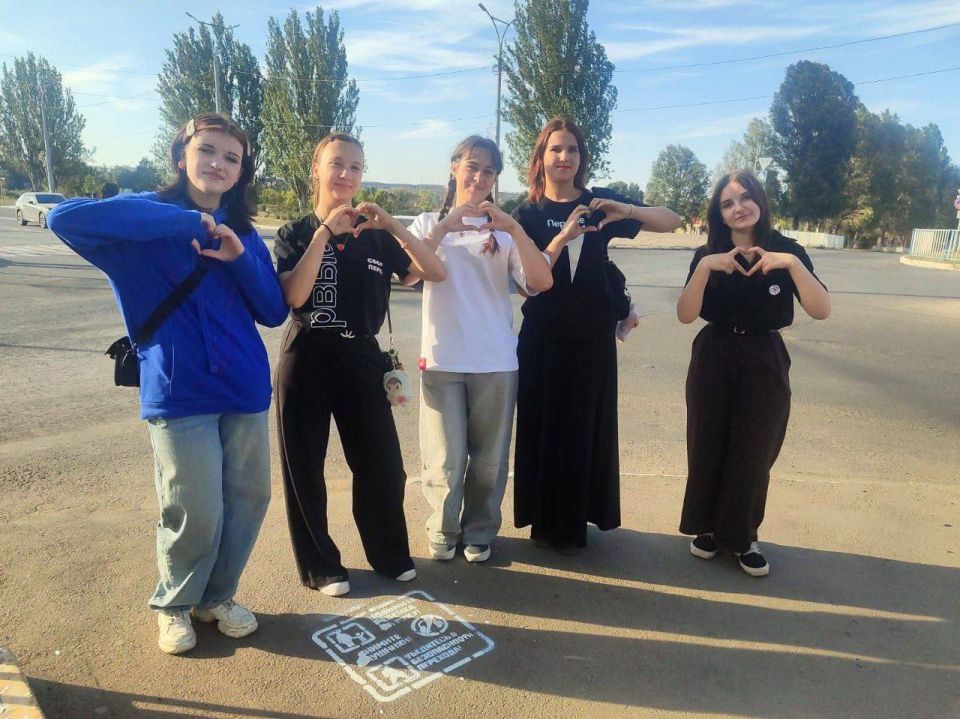 Алчевская молодежь участвует в акции «Трафарет безопасности» Алчевская молодежь участвует в акции «Трафарет безопасности»