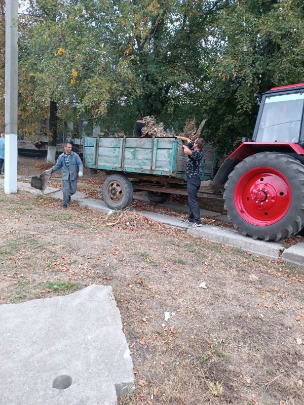 18.09.2025 года Николаевским отделом жизнеобеспечения, совместно с сотрудниками ГБУДО ЛНР «Ясли-сад «Журавушка»», Николаевской СВА, ГУ ЛНР «Николаевский психоневрологический интернат» провели субботник «Зеленая Россия» 18.09.2025 года Николаевским отделом жизнеобеспечения, совместно с сотрудниками ГБУДО ЛНР «Ясли-сад «Журавушка»», Николаевской СВА, ГУ ЛНР «Николаевский психоневрологический интернат» провели субботник «Зеленая Россия»