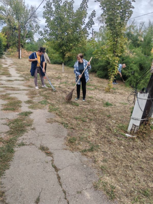 18.09.2025 года Николаевским отделом жизнеобеспечения, совместно с сотрудниками ГБУДО ЛНР «Ясли-сад «Журавушка»», Николаевской СВА, ГУ ЛНР «Николаевский психоневрологический интернат» провели субботник «Зеленая Россия» 18.09.2025 года Николаевским отделом жизнеобеспечения, совместно с сотрудниками ГБУДО ЛНР «Ясли-сад «Журавушка»», Николаевской СВА, ГУ ЛНР «Николаевский психоневрологический интернат» провели субботник «Зеленая Россия»
