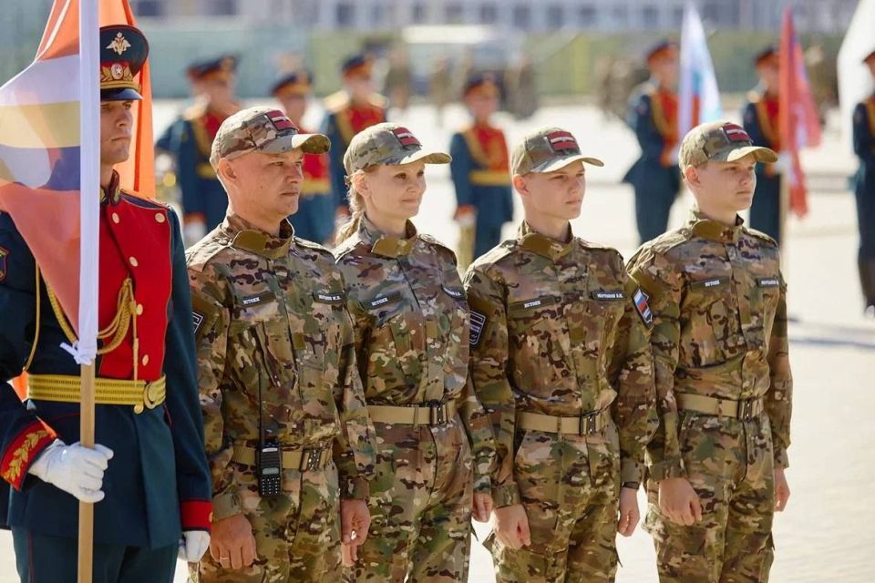 Андрей Рубанцов: Болеем за ровенчан, принимающих участие в финале Всероссийской игры "Семейная зарница" Андрей Рубанцов: Болеем за ровенчан, принимающих участие в финале Всероссийской игры "Семейная зарница"