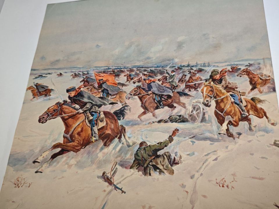 Из личной коллекции Ворошилова: В Луганске представлены уникальные картины военных художников Из личной коллекции Ворошилова: В Луганске представлены уникальные картины военных художников