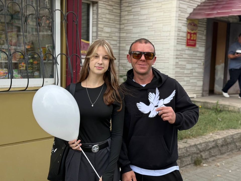 Акция, посвящённая Международному дню мира, объединила жителей Перевальска Акция, посвящённая Международному дню мира, объединила жителей Перевальска