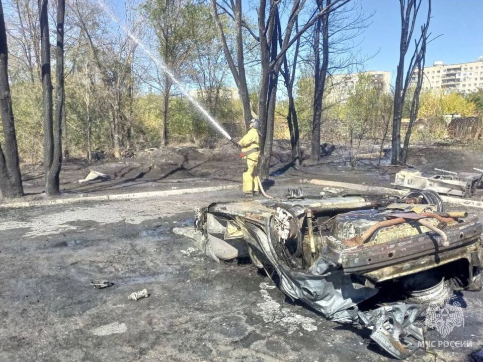 Враг ударил по АЗС в Первомайске ЛНР, погибли два человека Враг ударил по АЗС в Первомайске ЛНР, погибли два человека