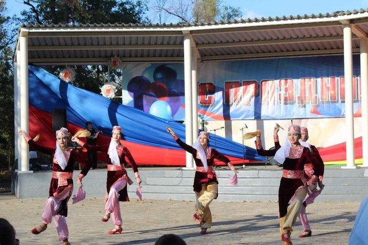 Массовые гуляния и море позитива: Краснодон отметил 111-й день рождения Массовые гуляния и море позитива: Краснодон отметил 111-й день рождения