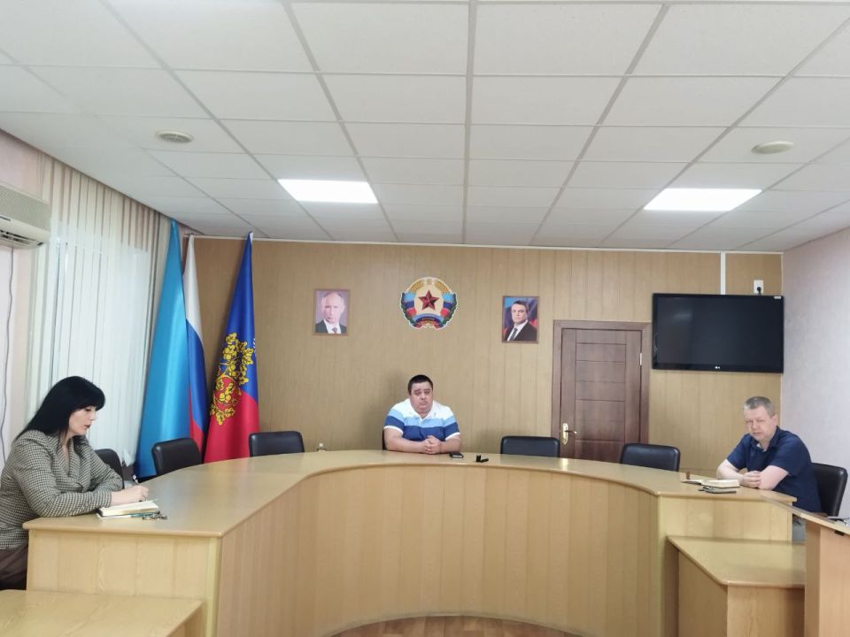 Сегодня Глава городского округа город Ровеньки Андрей Рубанцов провел плановое рабочее совещание с руководителями управлений администрации и структурных подразделений Сегодня Глава городского округа город Ровеньки Андрей Рубанцов провел плановое рабочее совещание с руководителями управлений администрации и структурных подразделений