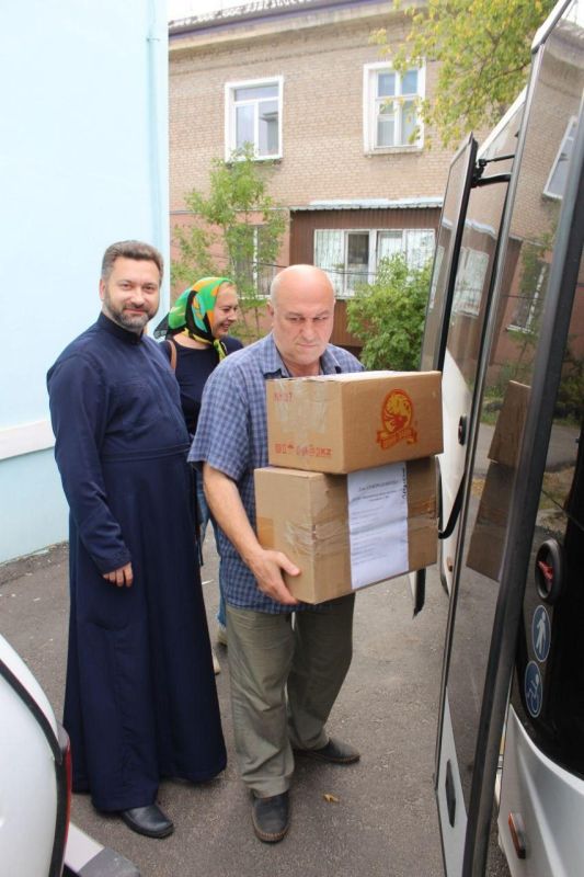 Воронежские депутаты доставили гуманитарную помощь в Северодонецк Воронежские депутаты доставили гуманитарную помощь в Северодонецк