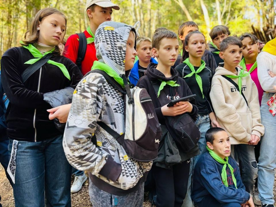 Ребята из Северодонецка в Прикамье совершили уникальный этнографическую экскурсию в «Хохловку» Ребята из Северодонецка в Прикамье совершили уникальный этнографическую экскурсию в «Хохловку»