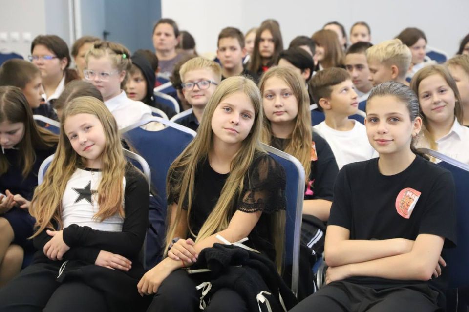 Более 120 республиканских школьников посетили профилактический урок цифровой грамотности и кибербезопасности Более 120 республиканских школьников посетили профилактический урок цифровой грамотности и кибербезопасности