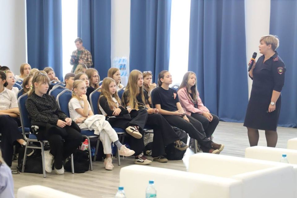 Более 120 республиканских школьников посетили профилактический урок цифровой грамотности и кибербезопасности Более 120 республиканских школьников посетили профилактический урок цифровой грамотности и кибербезопасности