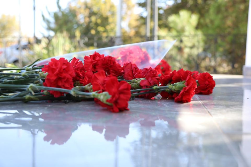 Сотрудники УФСИН России по Луганской Народной Республике почтили память коллег, погибших при исполнении служебных обязанностей Сотрудники УФСИН России по Луганской Народной Республике почтили память коллег, погибших при исполнении служебных обязанностей