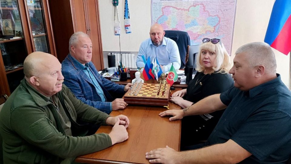 Депутаты ведут работу по решению проблемных вопросов жителей республики Депутаты ведут работу по решению проблемных вопросов жителей республики