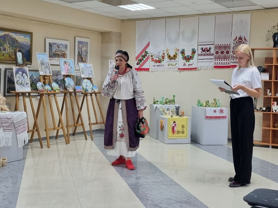 Творческая делегация из ЛНР выступила на Международном фестивале-лаборатории славянской культуры «Роду наш красный-2025» в сочинском посёлке Лазаревское Творческая делегация из ЛНР выступила на Международном фестивале-лаборатории славянской культуры «Роду наш красный-2025» в сочинском посёлке Лазаревское