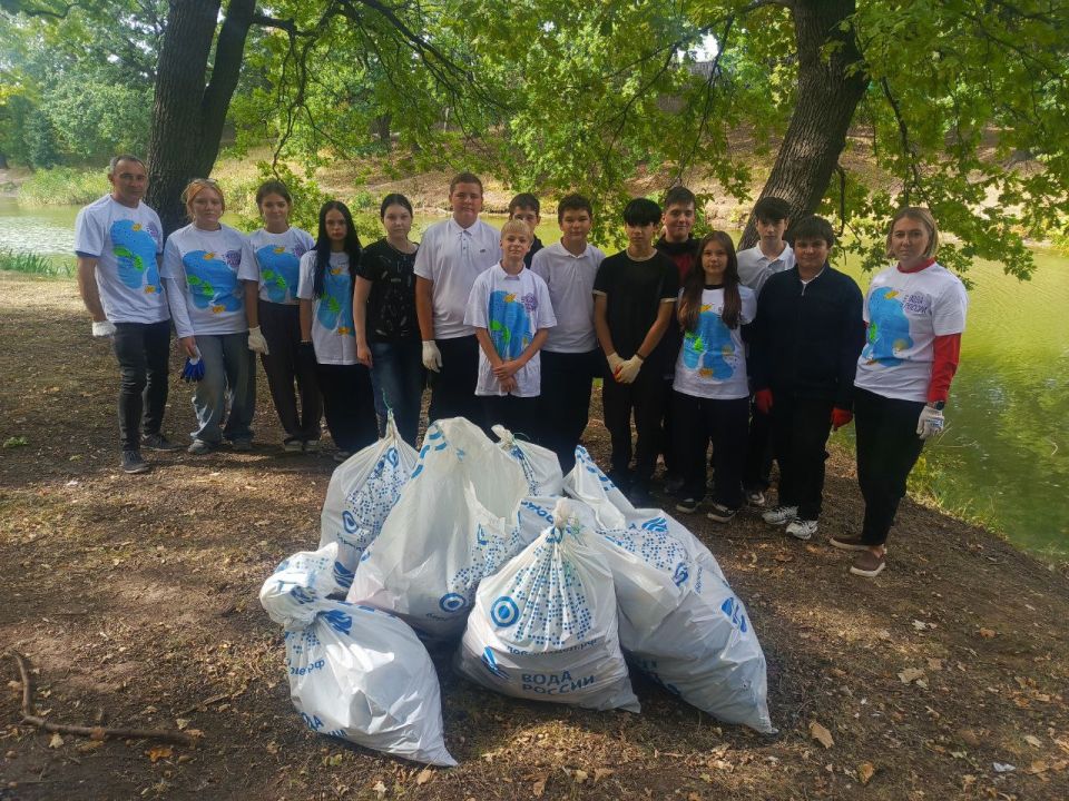 В Артемовске прошла акция «Вода России» В Артемовске прошла акция «Вода России»
