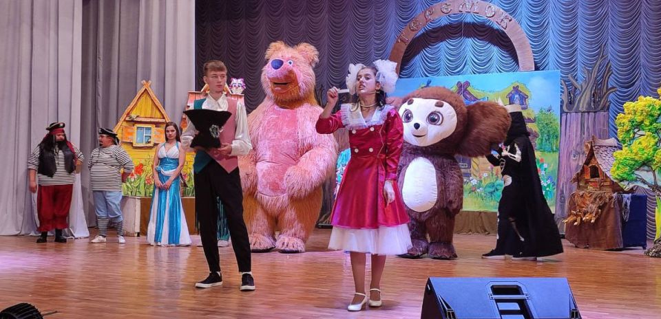 Лето пролетело, словно миг, и вот уже отзвенело финальными аккордами закрытие летней развлекательной программы "Теремок", которая радовала юных жителей Антрацитовского муниципального округа на протяжении всего летнего сезона Лето пролетело, словно миг, и вот уже отзвенело финальными аккордами закрытие летней развлекательной программы "Теремок", которая радовала юных жителей Антрацитовского муниципального округа на протяжении всего летнего сезона