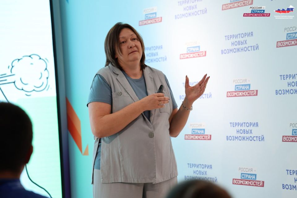 Анна Рослякова: «Здесь формируются те люди, которые будут развивать республику и нашу большую страну» Анна Рослякова: «Здесь формируются те люди, которые будут развивать республику и нашу большую страну»