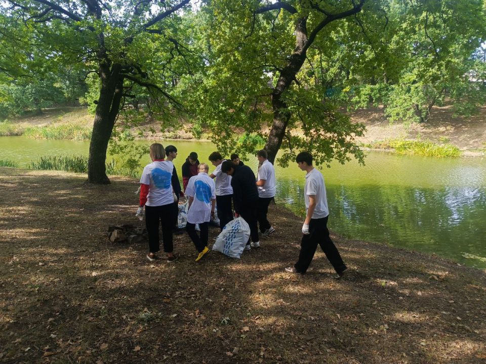 В Артемовске прошла акция «Вода России» В Артемовске прошла акция «Вода России»