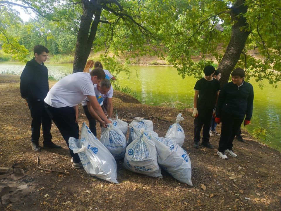 В Артемовске прошла акция «Вода России» В Артемовске прошла акция «Вода России»