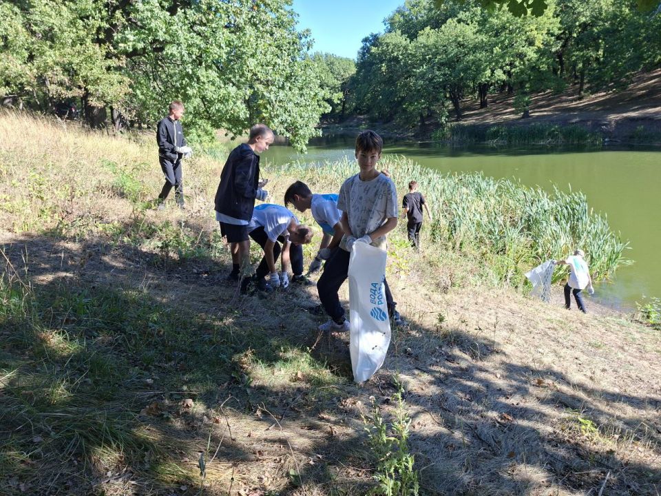В Артемовске прошла акция «Вода России» В Артемовске прошла акция «Вода России»