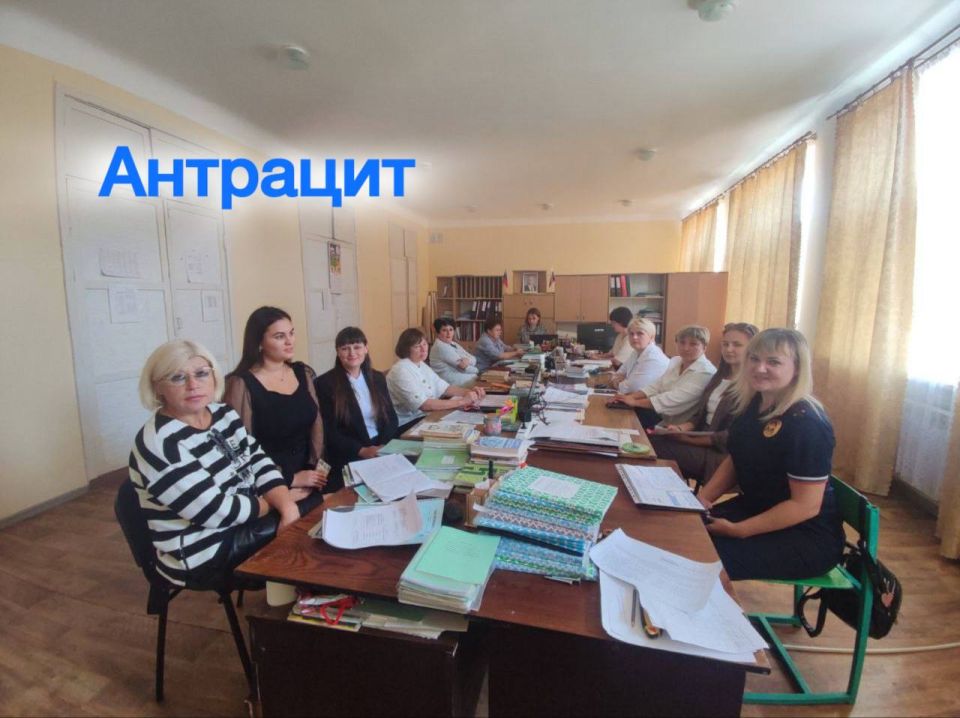 Сотрудники Госавтоинспекции приняли участие в совещаниях с представителями образования, педагогами и родителями учеников