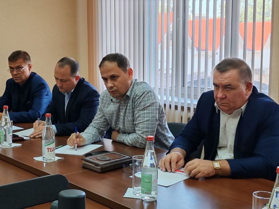 Альберт Апшев: На повестке дня — возрождение воздушной гавани Луганщины! Альберт Апшев: На повестке дня — возрождение воздушной гавани Луганщины!