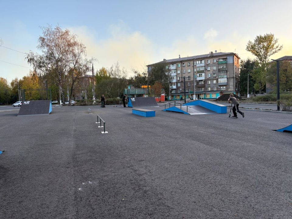 В Алчевске завершается реконструкция площади 25-летия Победы В Алчевске завершается реконструкция площади 25-летия Победы