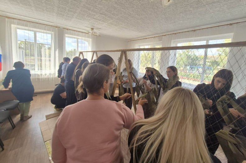 В селе Медвежанка открылся дочерний пункт центрального волонтёрского пункта «Всё для Победы!» В селе Медвежанка открылся дочерний пункт центрального волонтёрского пункта «Всё для Победы!»