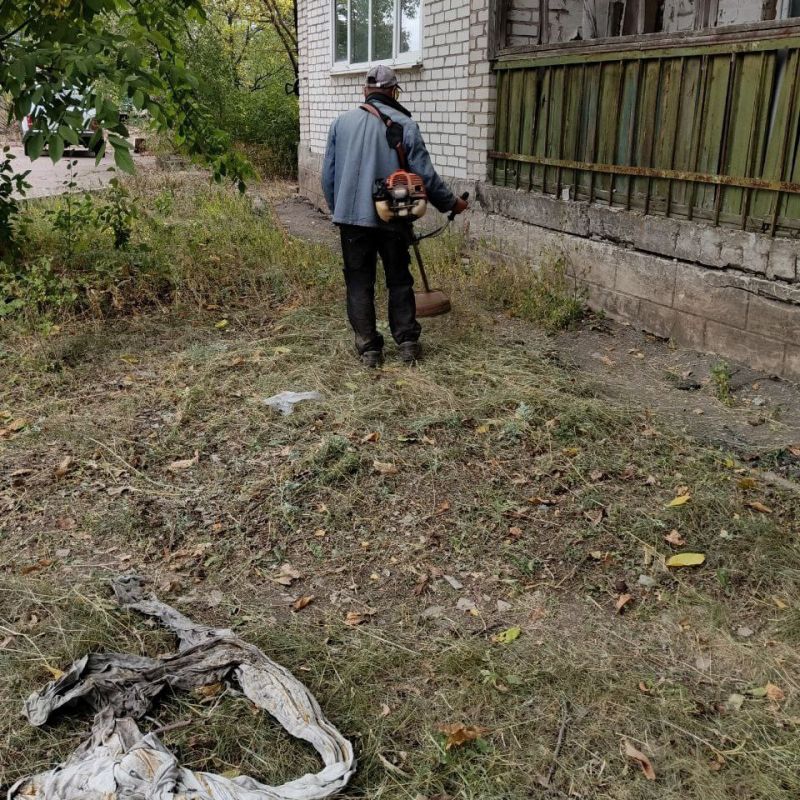 Уборка придомовой территории – это неотъемлемая часть заботы о нашем жилом пространстве и общественных местах Уборка придомовой территории – это неотъемлемая часть заботы о нашем жилом пространстве и общественных местах