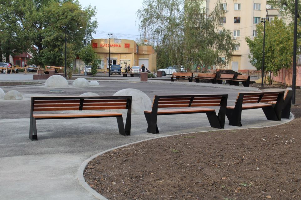 В Краснодоне завершается благоустройство Аллеи Героев В Краснодоне завершается благоустройство Аллеи Героев