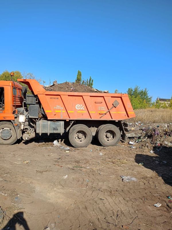 Коммунальные службы продолжают уборку города Коммунальные службы продолжают уборку города