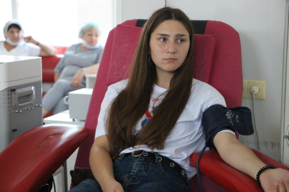 «Zа наших»: По всей ЛНР жители сдают кровь в поддержку участников СВО «Zа наших»: По всей ЛНР жители сдают кровь в поддержку участников СВО