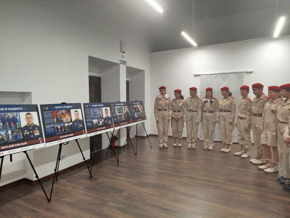 Выставка «Герои и подвиги: Мои земляки – Герои России» открылась в музее Станицы Луганской Выставка «Герои и подвиги: Мои земляки – Герои России» открылась в музее Станицы Луганской
