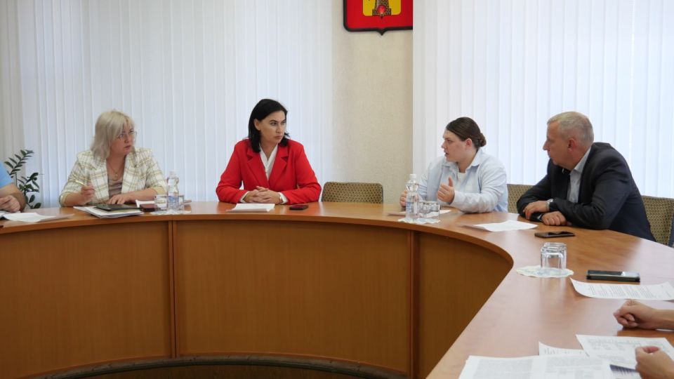 В здании Администрации Луганска прошло заседание антинаркотической комиссии В здании Администрации Луганска прошло заседание антинаркотической комиссии