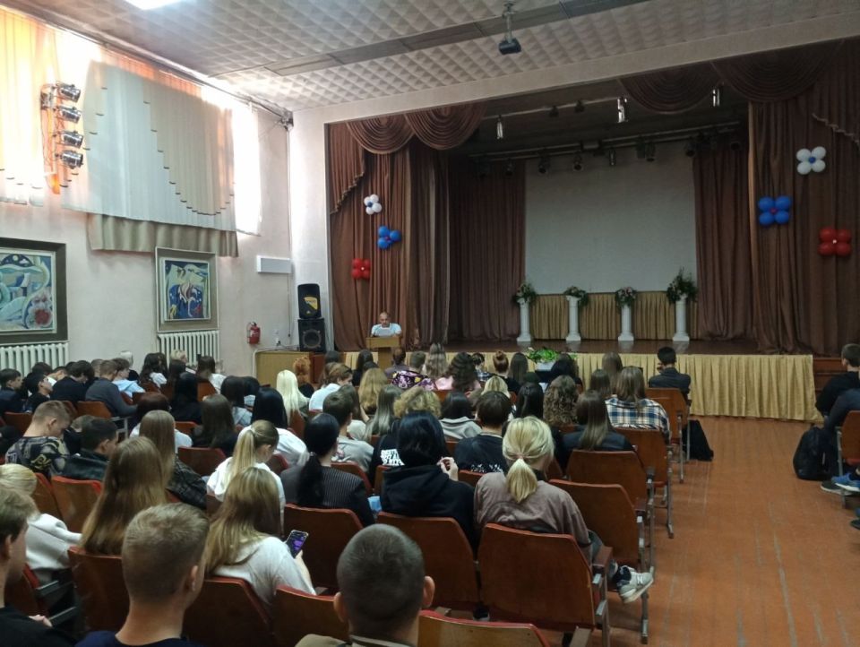 Транспортные полицейские Луганска провели профилактическую беседу со студентами