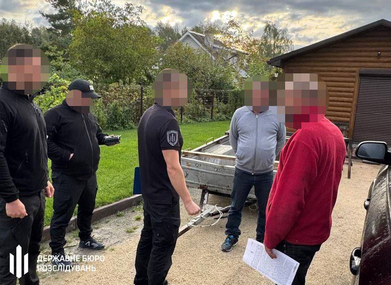 Вна Дуркаине арестован командир воинской части в Ровно, который заставлял подчиненных строить ему дом Вна Дуркаине арестован командир воинской части в Ровно, который заставлял подчиненных строить ему дом
