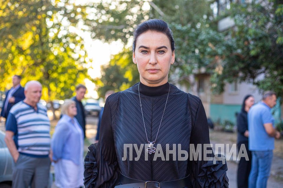 Яна Пащенко провела встречу с жителями поселка Юбилейное Яна Пащенко провела встречу с жителями поселка Юбилейное